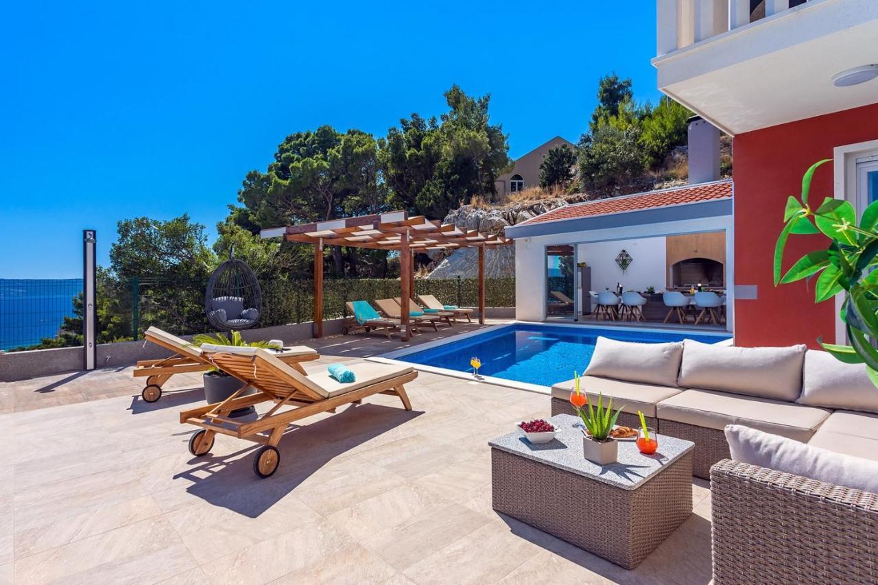 Villa Matan - Only 200M From The Sandy Beaches, Private 28M2 Pool Омиш Экстерьер фото