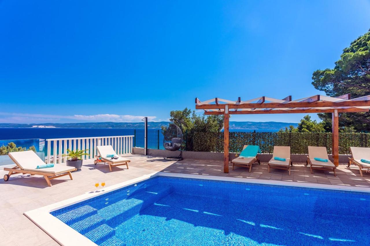 Villa Matan - Only 200M From The Sandy Beaches, Private 28M2 Pool Омиш Экстерьер фото