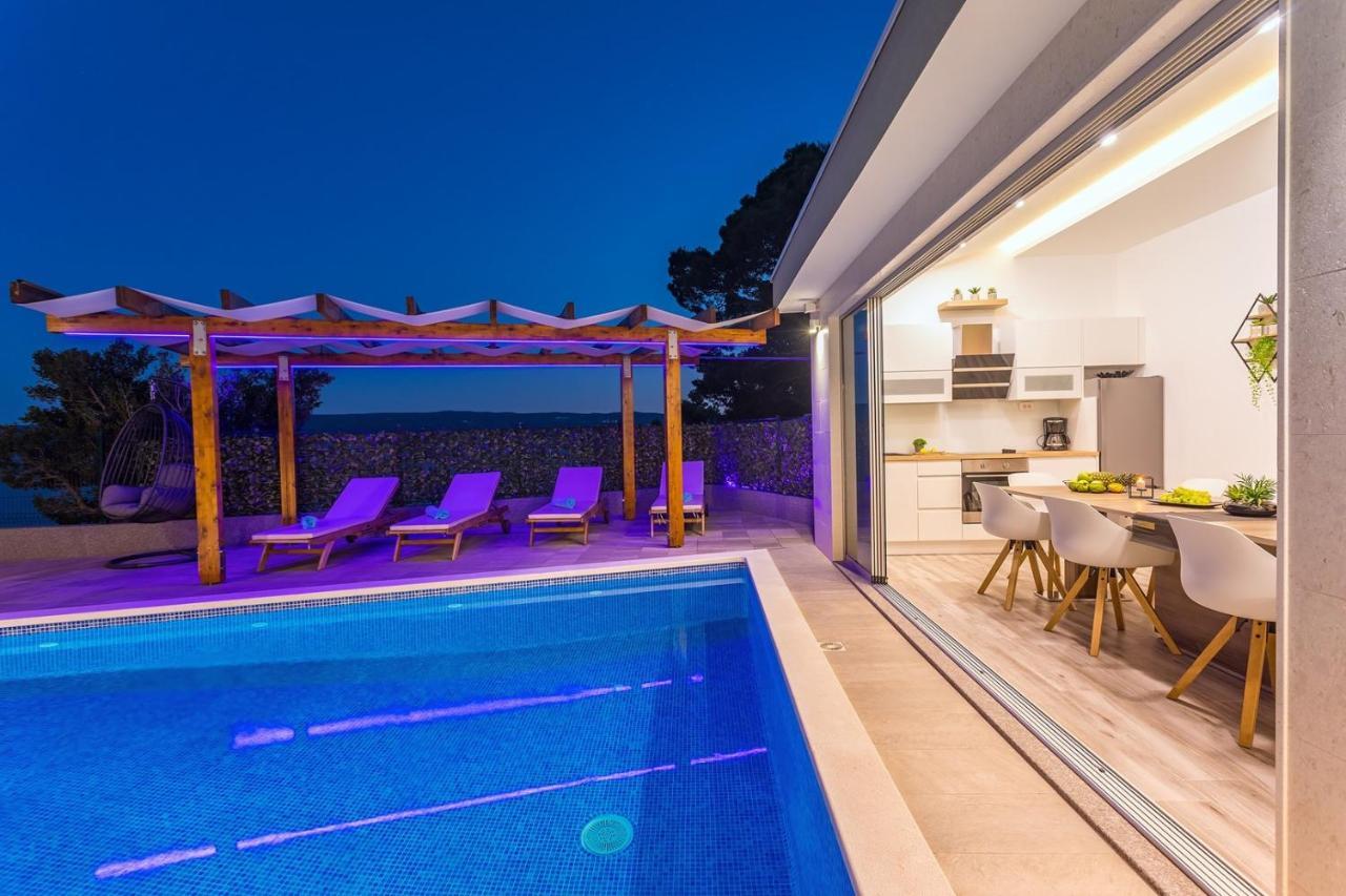 Villa Matan - Only 200M From The Sandy Beaches, Private 28M2 Pool Омиш Номер фото